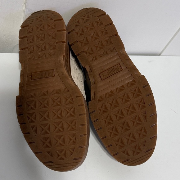 Puma Beige Sneakers with Tan Soles - Picture 7 of 8